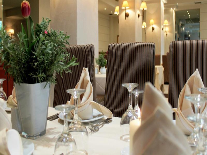 Galaxy Hotel Каламата Екстериор снимка